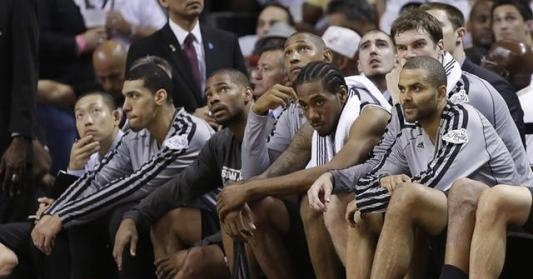 不该拿顶薪？富保罗：里夫斯可以留湖人 只要合同不是太离谱就行（富保罗：里夫斯可续留湖人，但无需离谱顶薪）