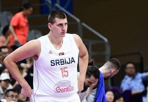 德布劳内传球撕裂防守（德布劳内妙传撕破防线）