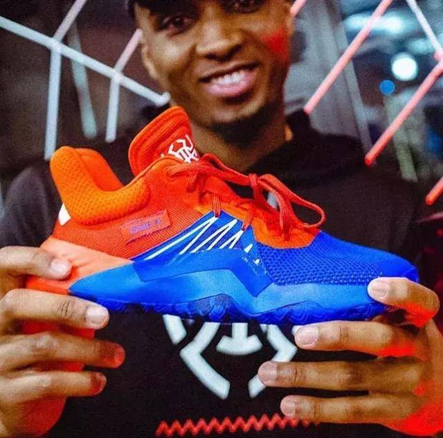 东体：邵佳一在推进国足新老交替过程中需要打造“嫡系部队”（东体：国足新老交替推进中，邵佳一亟需组建核心班底）